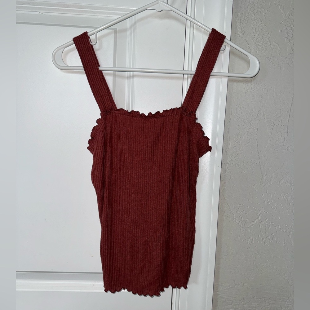 Lettuce Edged Thick Strap Burnt Muted Red Maroon Cropped American Eagle Tank Top